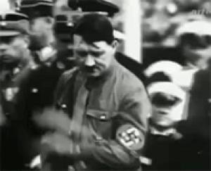 Gif avec les tags : Hitler