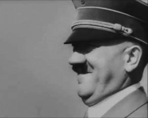 Gif avec les tags : Hitler,content,drole,nazi,rire,rit,satisfait