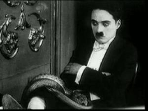 Gif avec les tags : Charlie Chaplin,serpent