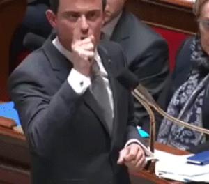 Gif avec les tags : Valls,main,manu la tremblote,manuel,tremblement,trembler