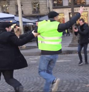 Gif avec les tags : Hervé Ryssen,danse,gilet jaune,manifestation