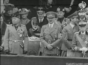 Gif avec les tags : Goebbels,Mussolini,drole,hitler,lol,rire