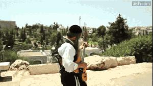 Gif avec les tags : Israël,guitare,juif