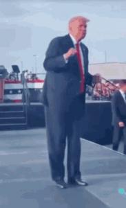 Gif avec les tags : Trump