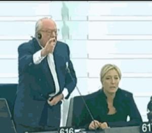 Gif avec les tags : Marine Le Pen,jean-marie le pen,oui,parlement